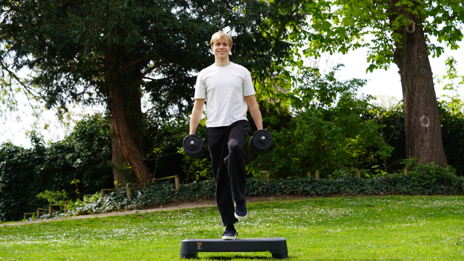 Rik De Jonghe tijdens een krachttraining met dumbbell